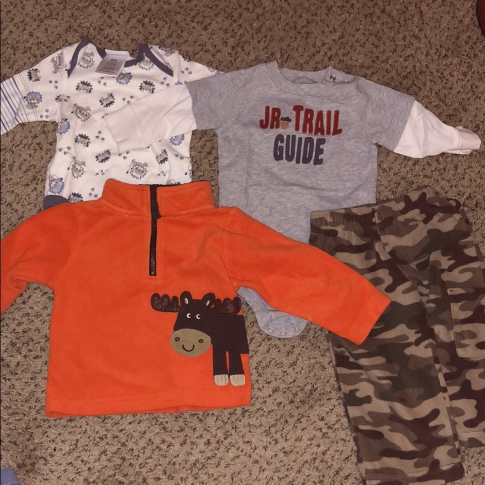 4 items of baby clothing !!